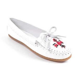 New! Minnetonka White Leather Moccasins Thunderbird  Ladies Size 11